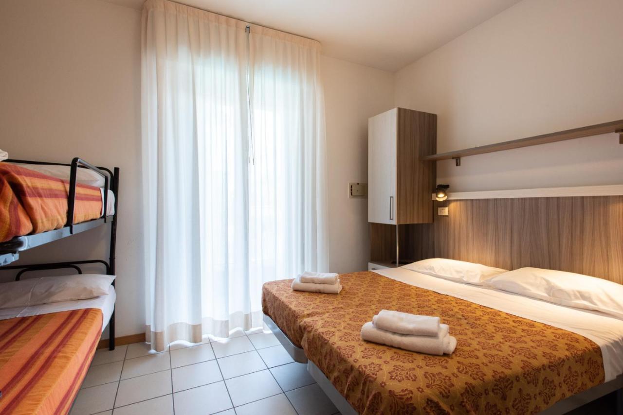 La Plata Hotel - Con Piscina Riccione Eksteriør billede