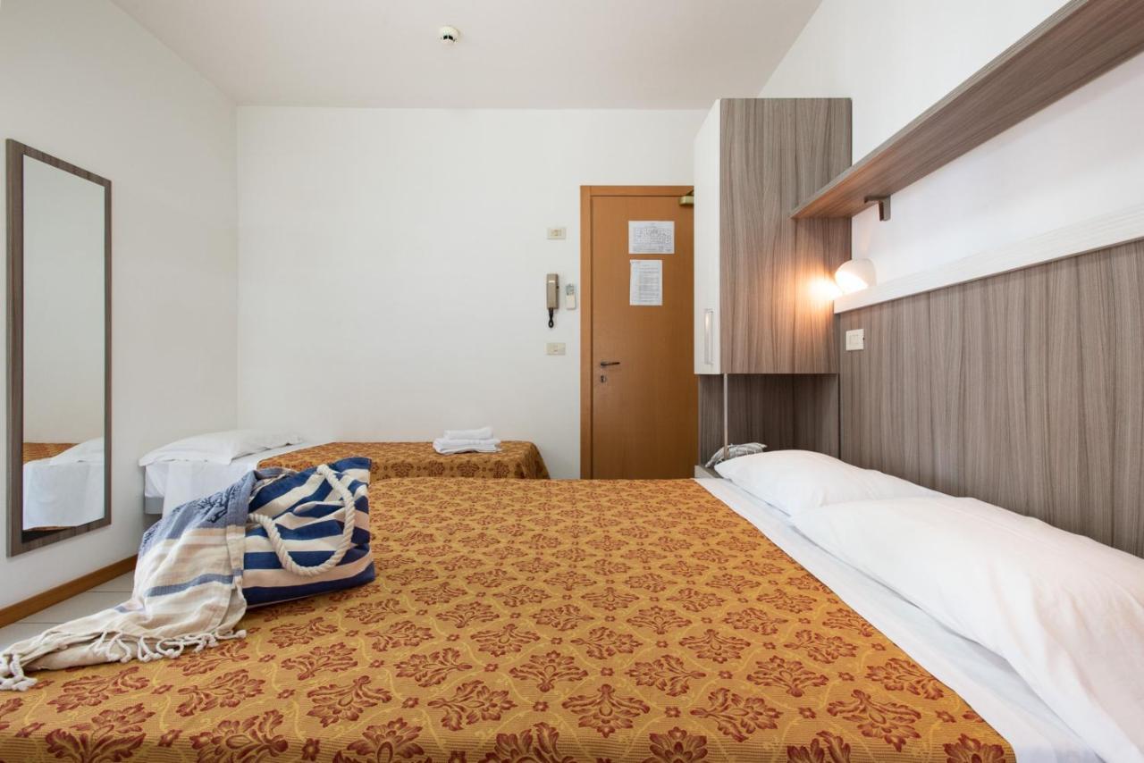 La Plata Hotel - Con Piscina Riccione Eksteriør billede