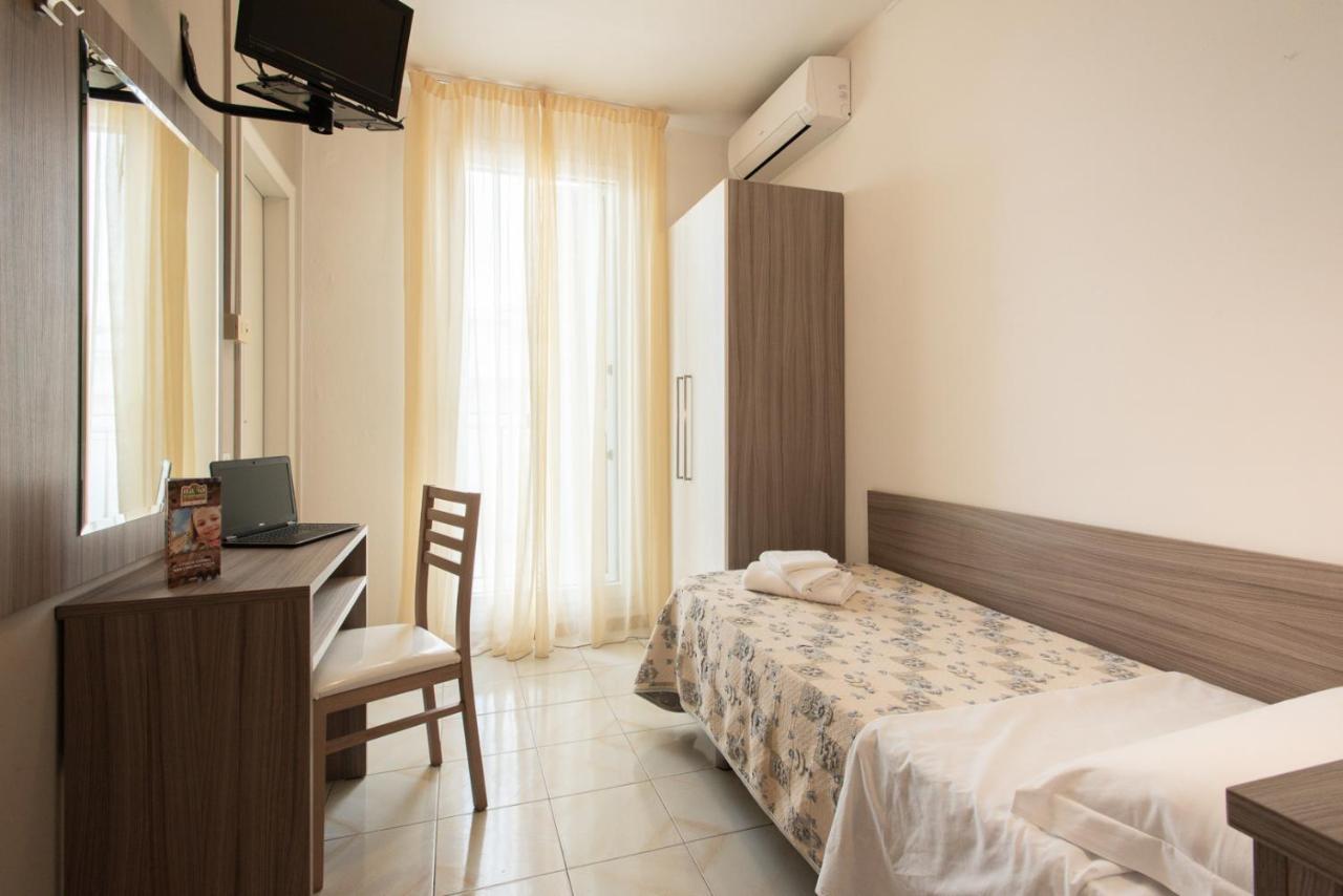 La Plata Hotel - Con Piscina Riccione Eksteriør billede
