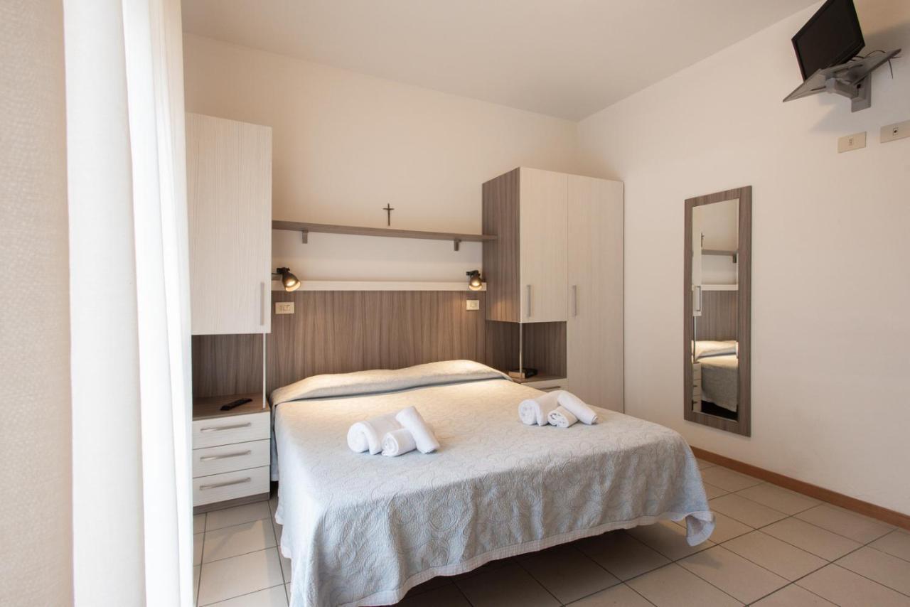 La Plata Hotel - Con Piscina Riccione Eksteriør billede