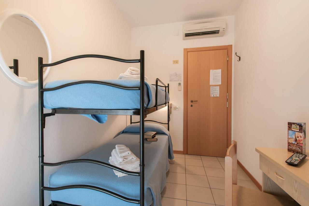 La Plata Hotel - Con Piscina Riccione Eksteriør billede
