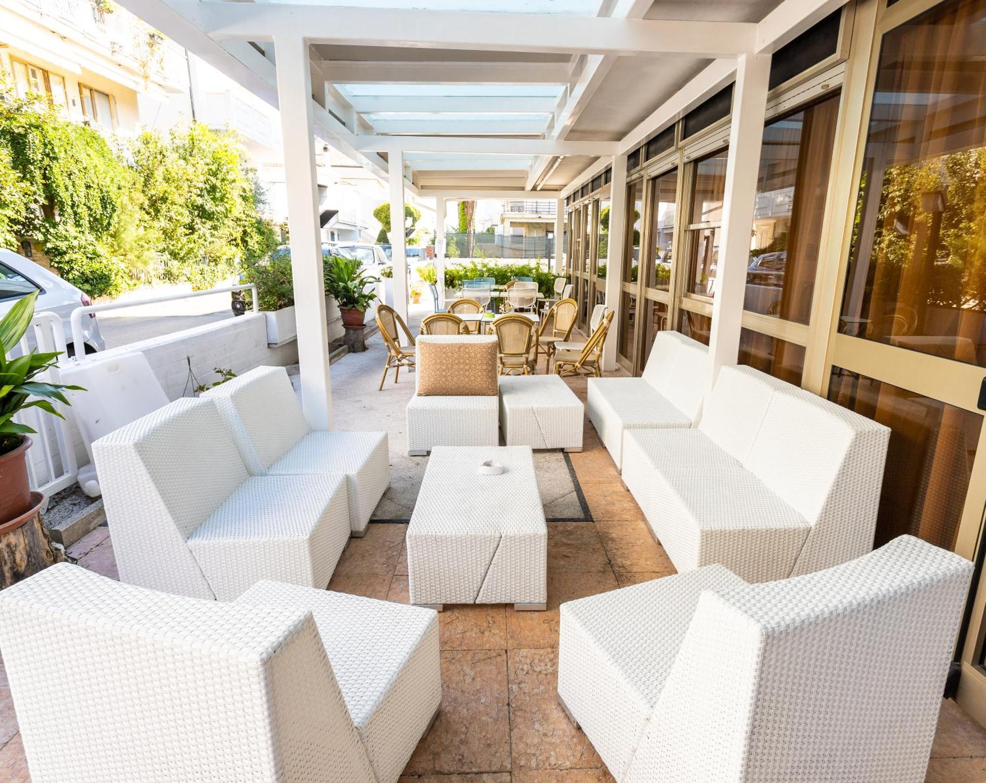 La Plata Hotel - Con Piscina Riccione Eksteriør billede